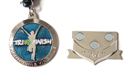 The medal with the magnetic age group award.