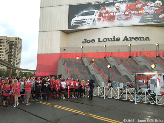 2016-09-10-hockeytown-start1