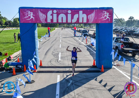 20180916 - detroit womens half janet finish2